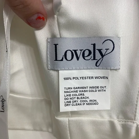 LOVLEY evening gown wedding gown - Picture 9 of 12